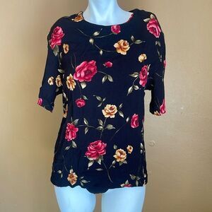 Jaclyn Smith lined floral blouse
